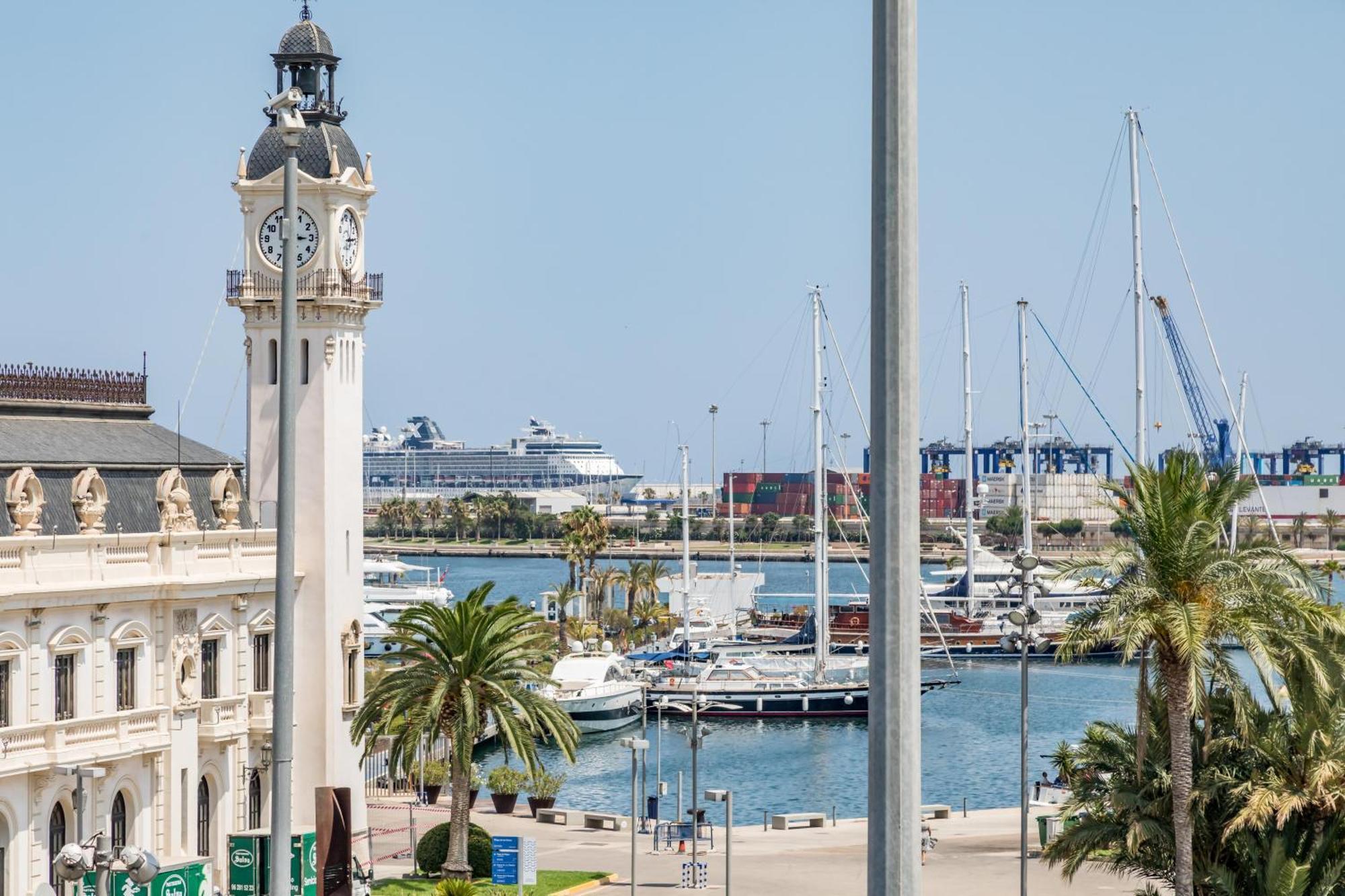 Travel Habitat Port Valencia. Exterior photo